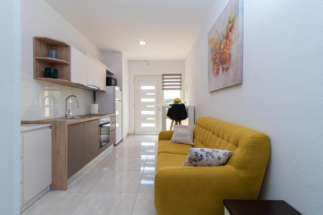 Apartment Leo Trogir Exteriör bild