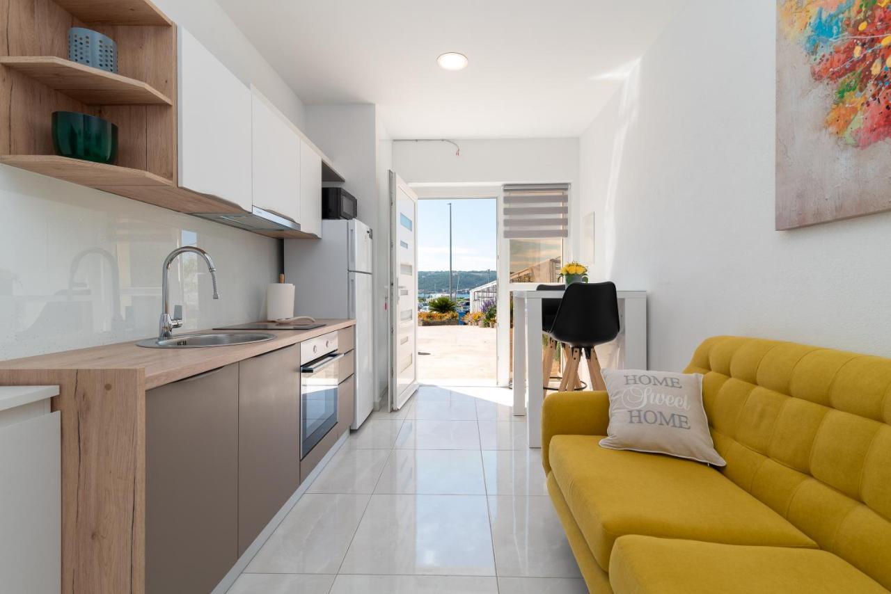 Apartment Leo Trogir Exteriör bild